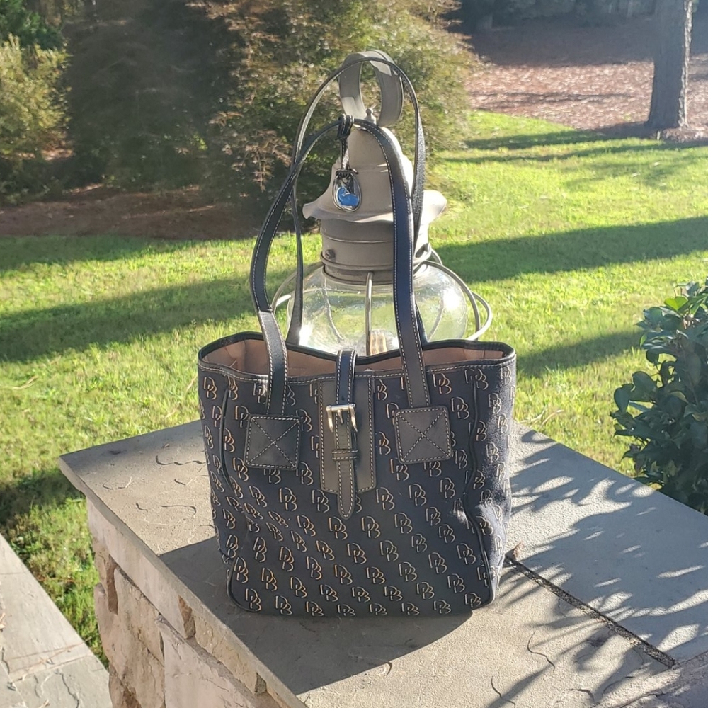 Dooney & Bourke Purse